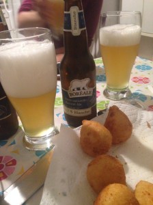 Coxinha de frango quentinha, frita ma hora!!